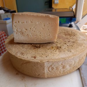 Semigrasso stagionato (€20 al kg)